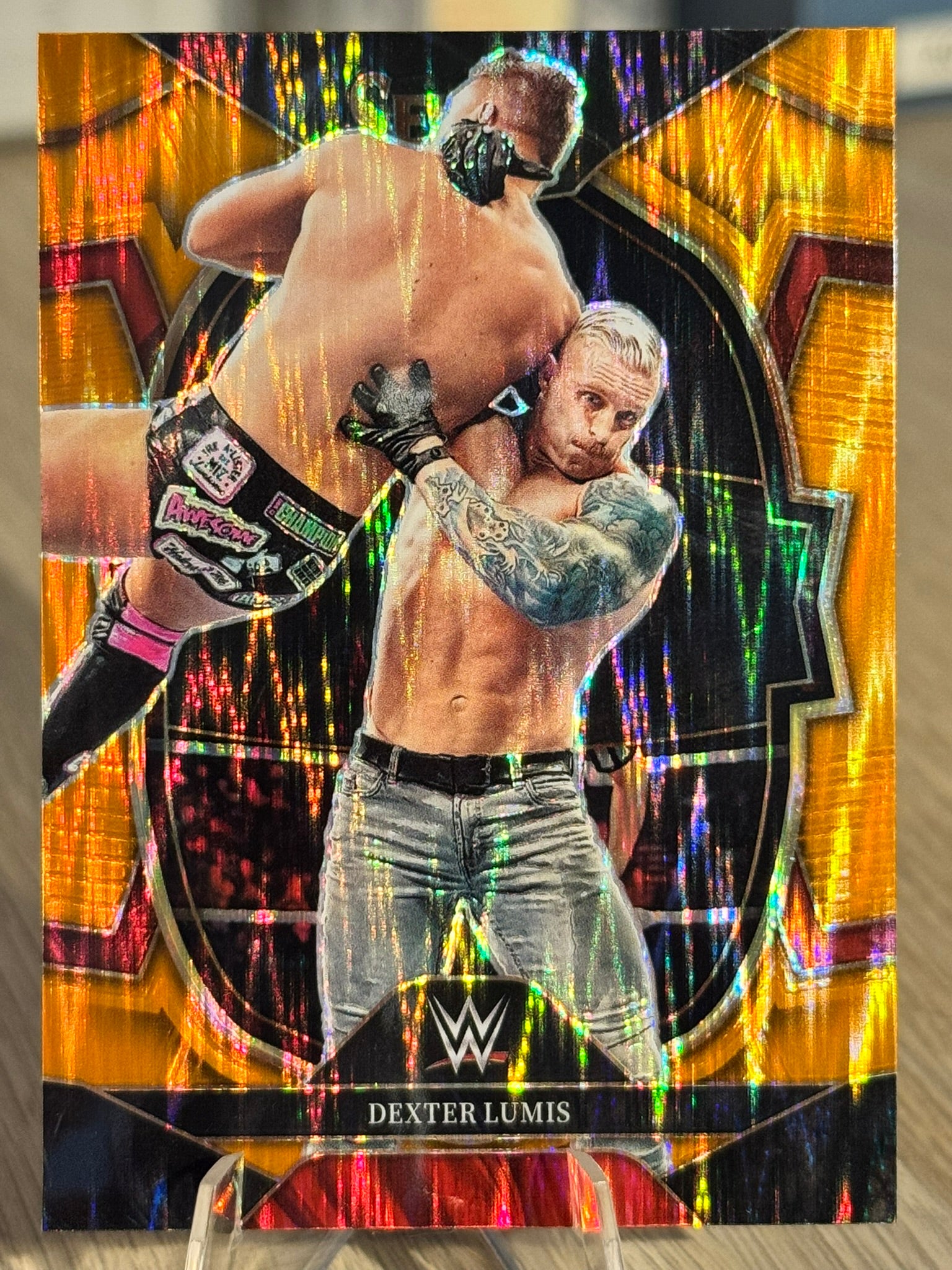 Dexter Lumis 2023 Flash Orange Prizm WWE Select 2023 #38