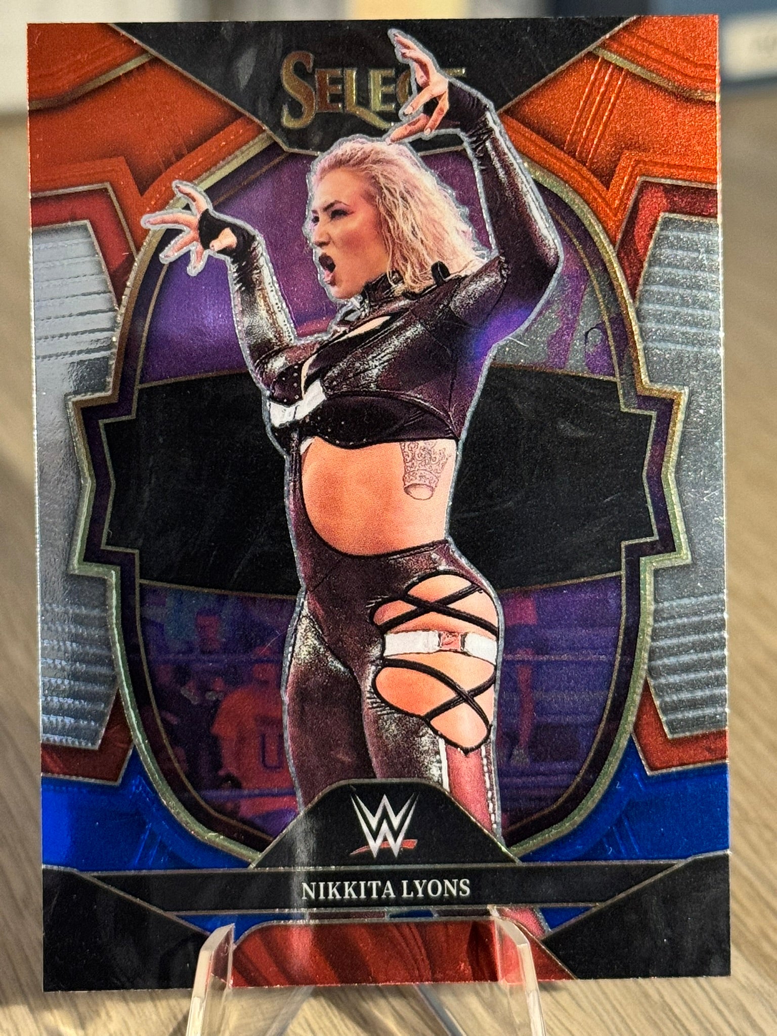 Nikkita Lyons 2023 Red / Blue Prizm WWE Select 2023 #75